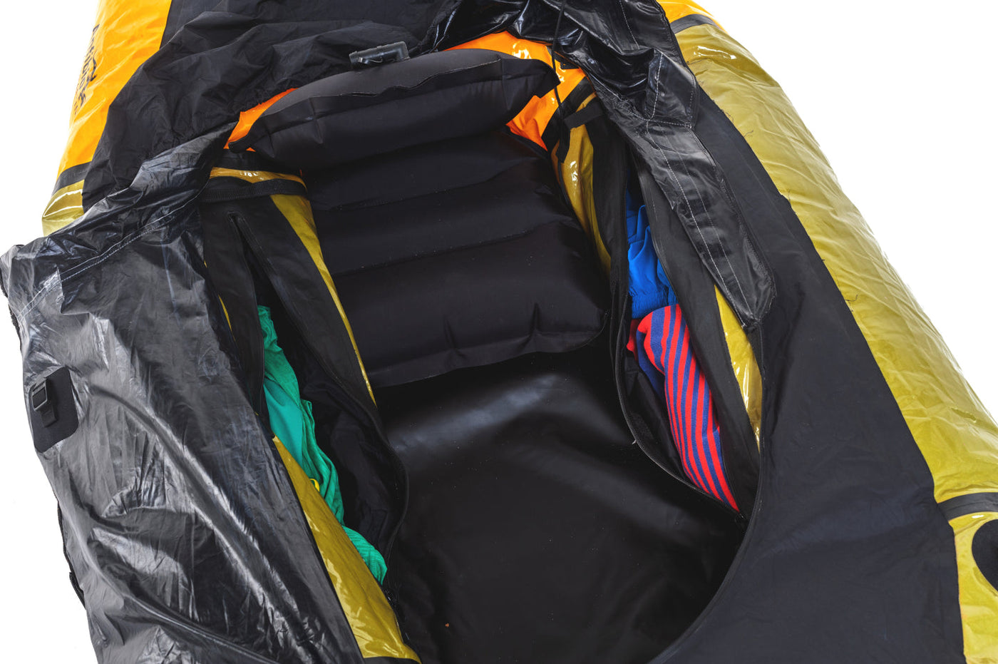 Oppbevaring i packraft — Anfibio TubeBags sidelomme lastet med turutstyr