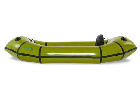 Anfibio Alpha XC packraft i Fresh Green – sidevisning av ferdig oppblåst packraft på hvit bakgrunn